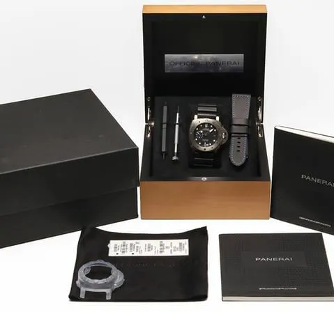 Panerai Submersible PAM 01305 47mm Titanium Black 15