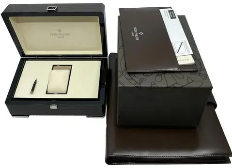 Patek Philippe Calatrava 5520P-001 42mm Platinum Black 5