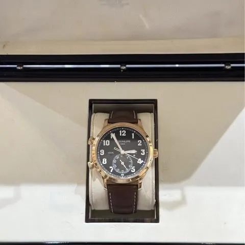 Patek Philippe Calatrava 5524R-001 42mm Rose gold Brown