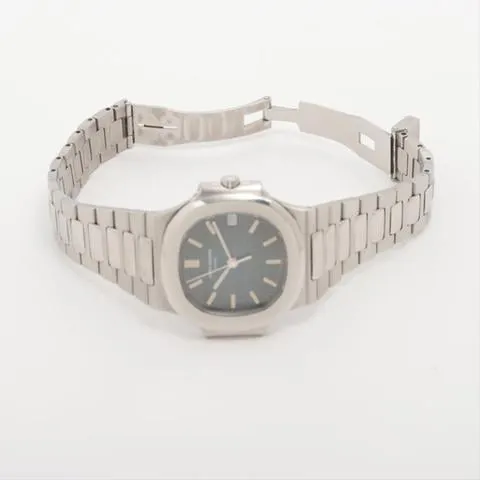 Patek Philippe Nautilus 3800/001 34mm Stainless steel Blue 4