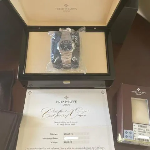 Patek Philippe Nautilus 5711/1A-010 40mm Stainless steel Blue 1