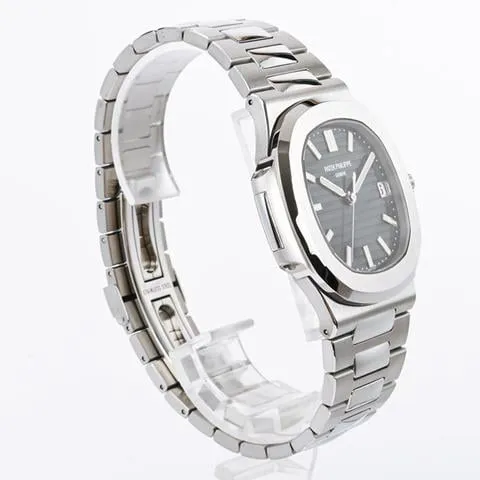 Patek Philippe Nautilus 5711/1A-014 40mm Stainless steel Green 2