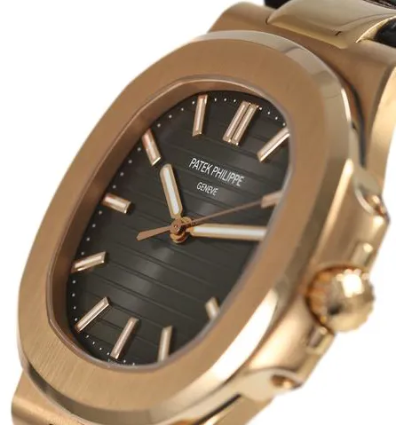 Patek Philippe Nautilus 5711R-001 40mm Rose gold Gray 5