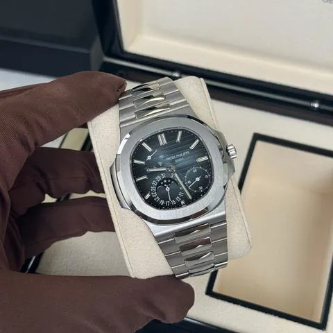 Patek Philippe Nautilus 5712/1A 40mm Stainless steel Blue