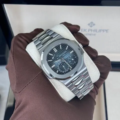 Patek Philippe Nautilus 5712/1A 40mm Stainless steel Blue 4