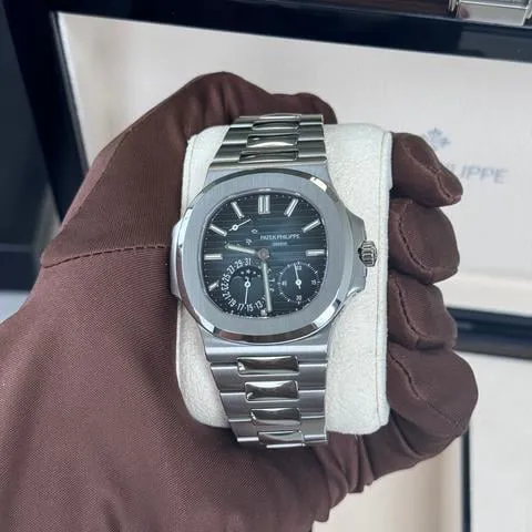 Patek Philippe Nautilus 5712/1A 40mm Stainless steel Blue 5