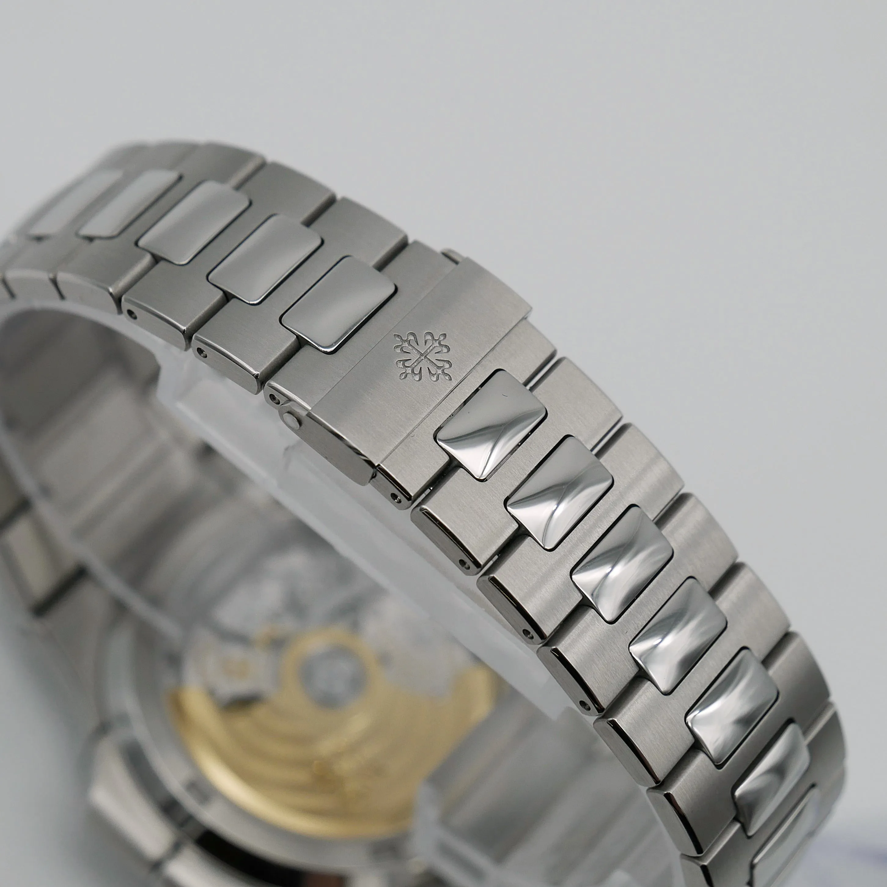 Patek Philippe Nautilus 5990/1A-001 Stainless steel Black 4