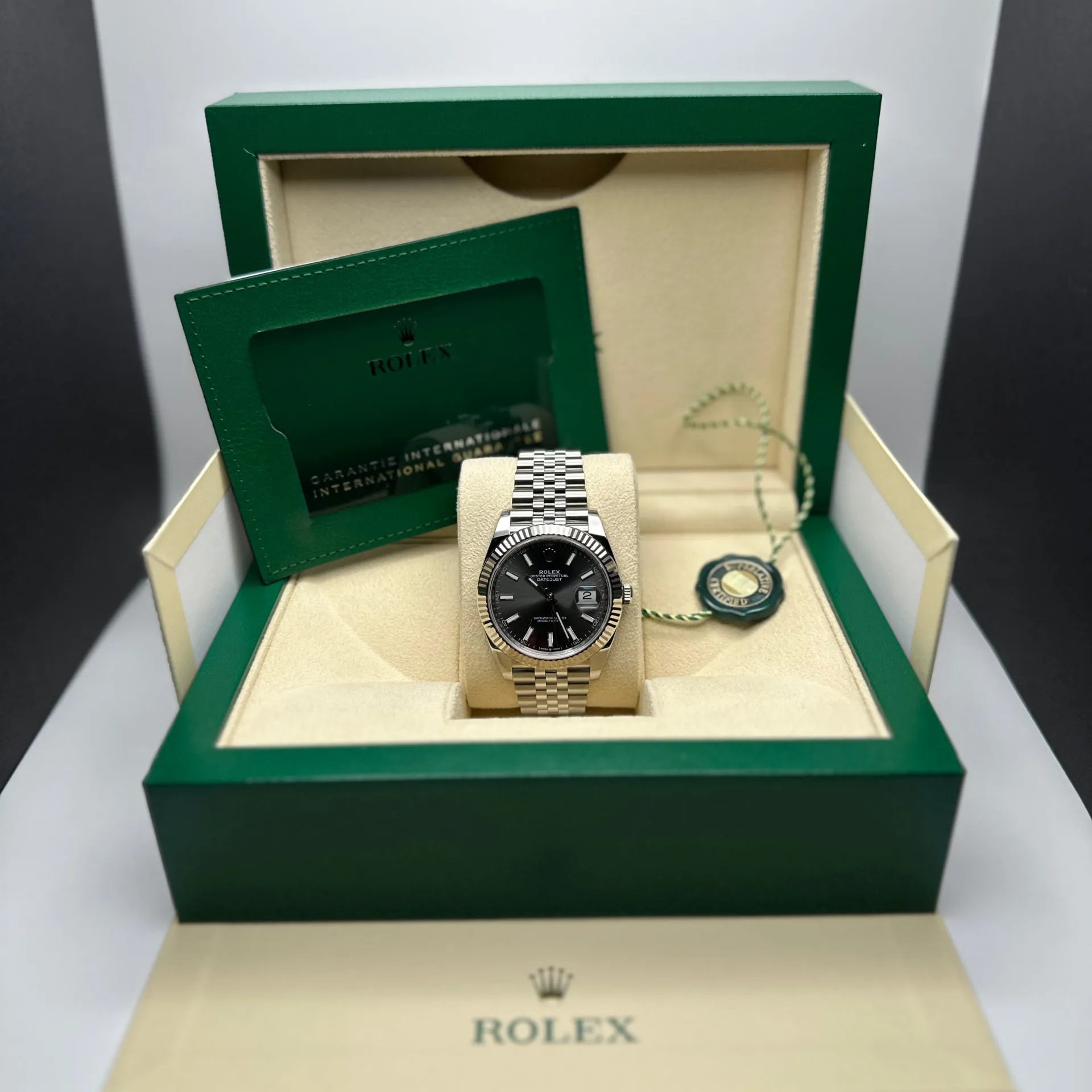 Rolex Datejust 41 126334-0014 41mm White gold and Oystersteel Gray