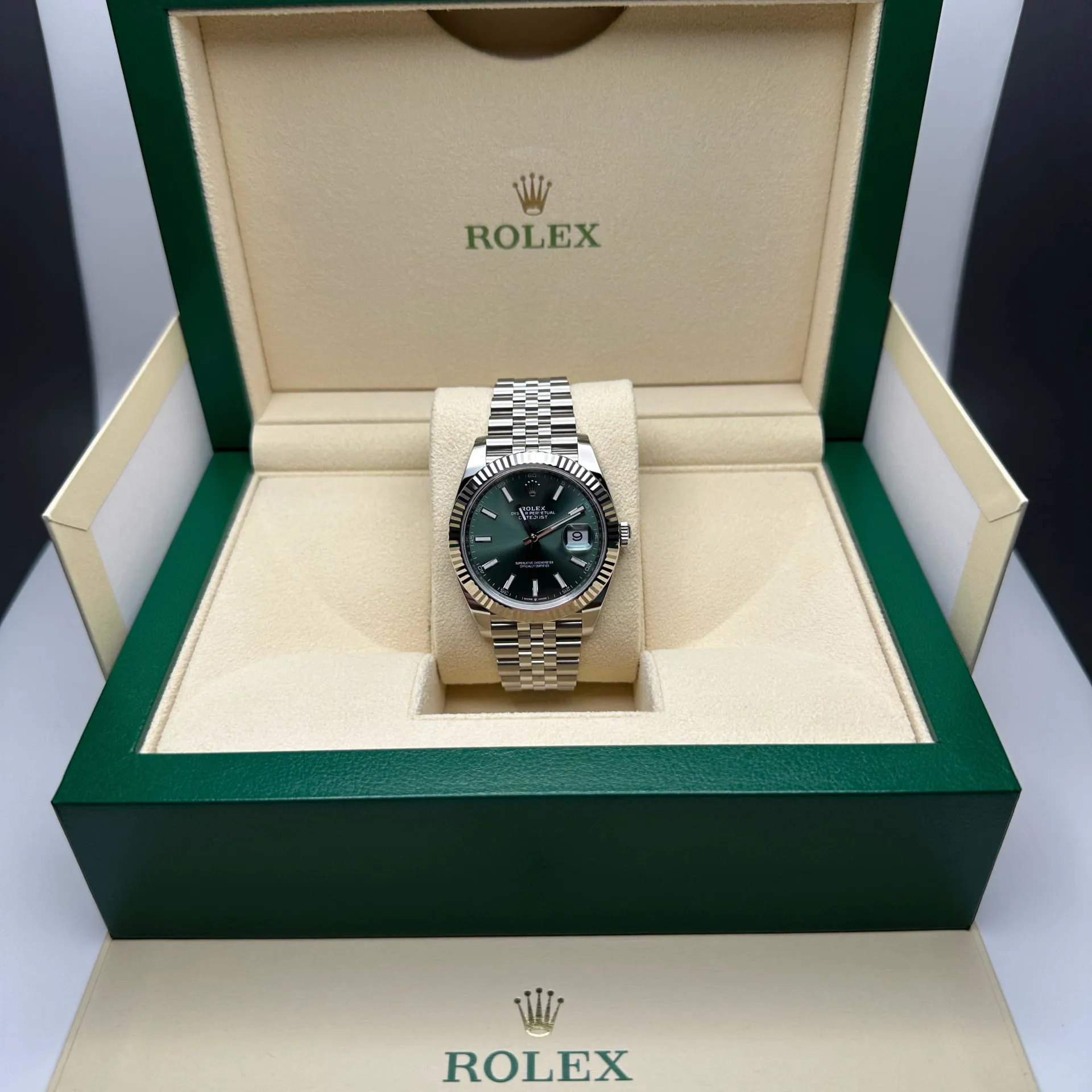 Rolex Datejust 41 126334-0028 41mm White gold and Oystersteel Green