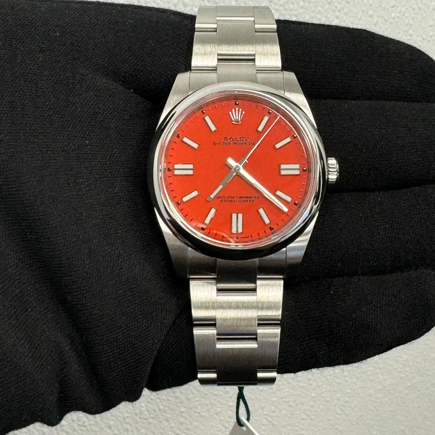 Rolex Oyster Perpetual 41 124300 41mm Stainless steel Red 1