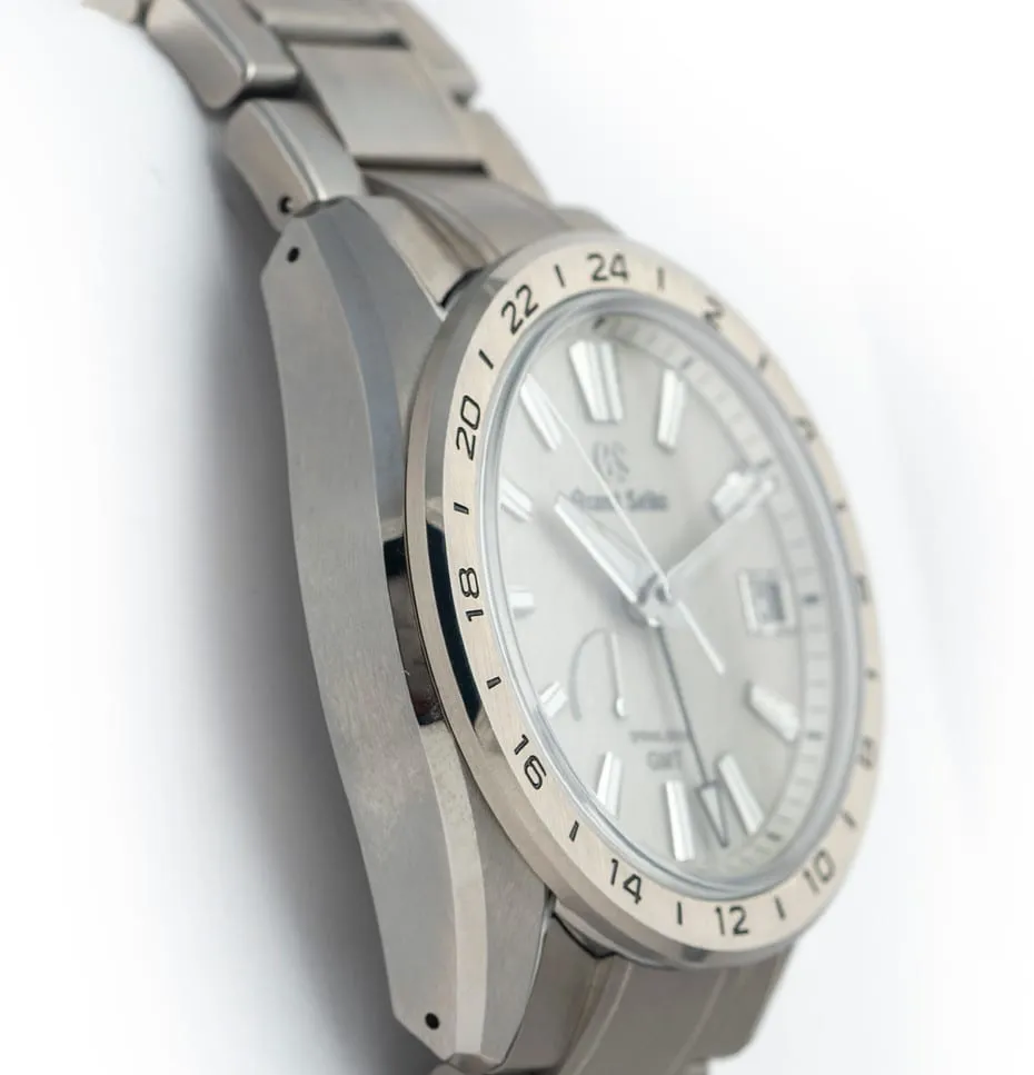 Grand Seiko Evolution 9 SBGE285 41mm Titanium White 2