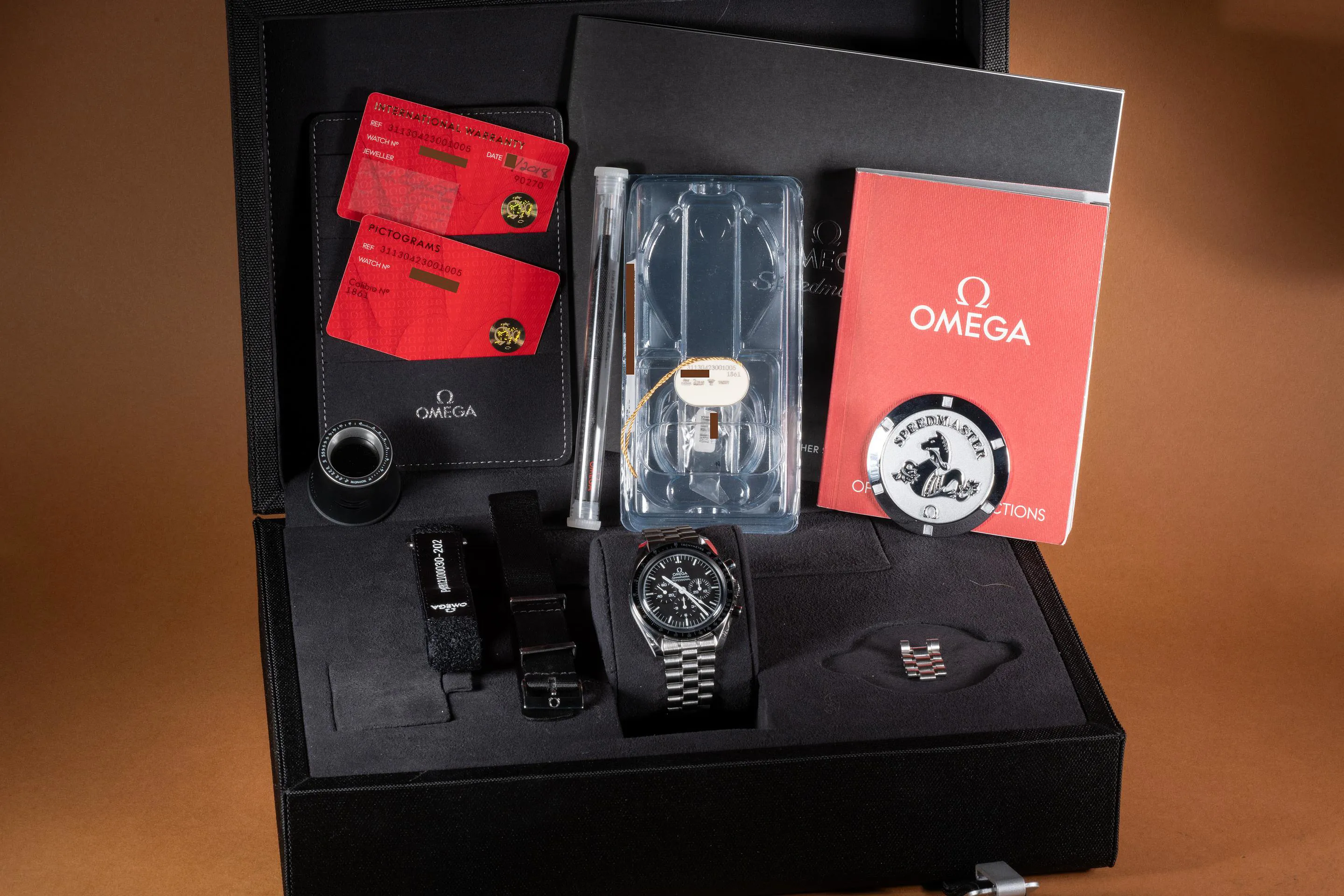 Omega Speedmaster Moonwatch 311.30.42.30.01.005 Black 6