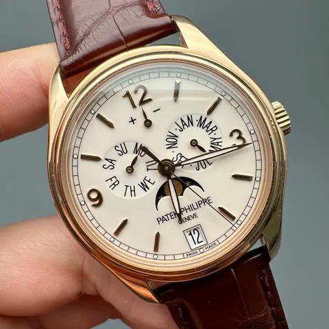 Patek Philippe Annual Calendar 5146R-001 39mm Rose gold Beige