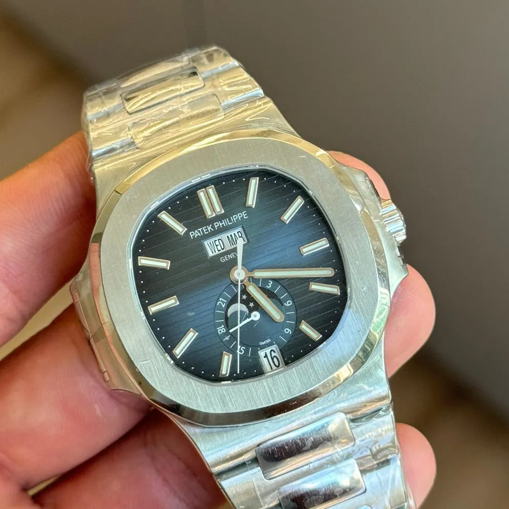 Patek Philippe Nautilus 5726/1A-014 40.5mm Stainless steel Blue 7