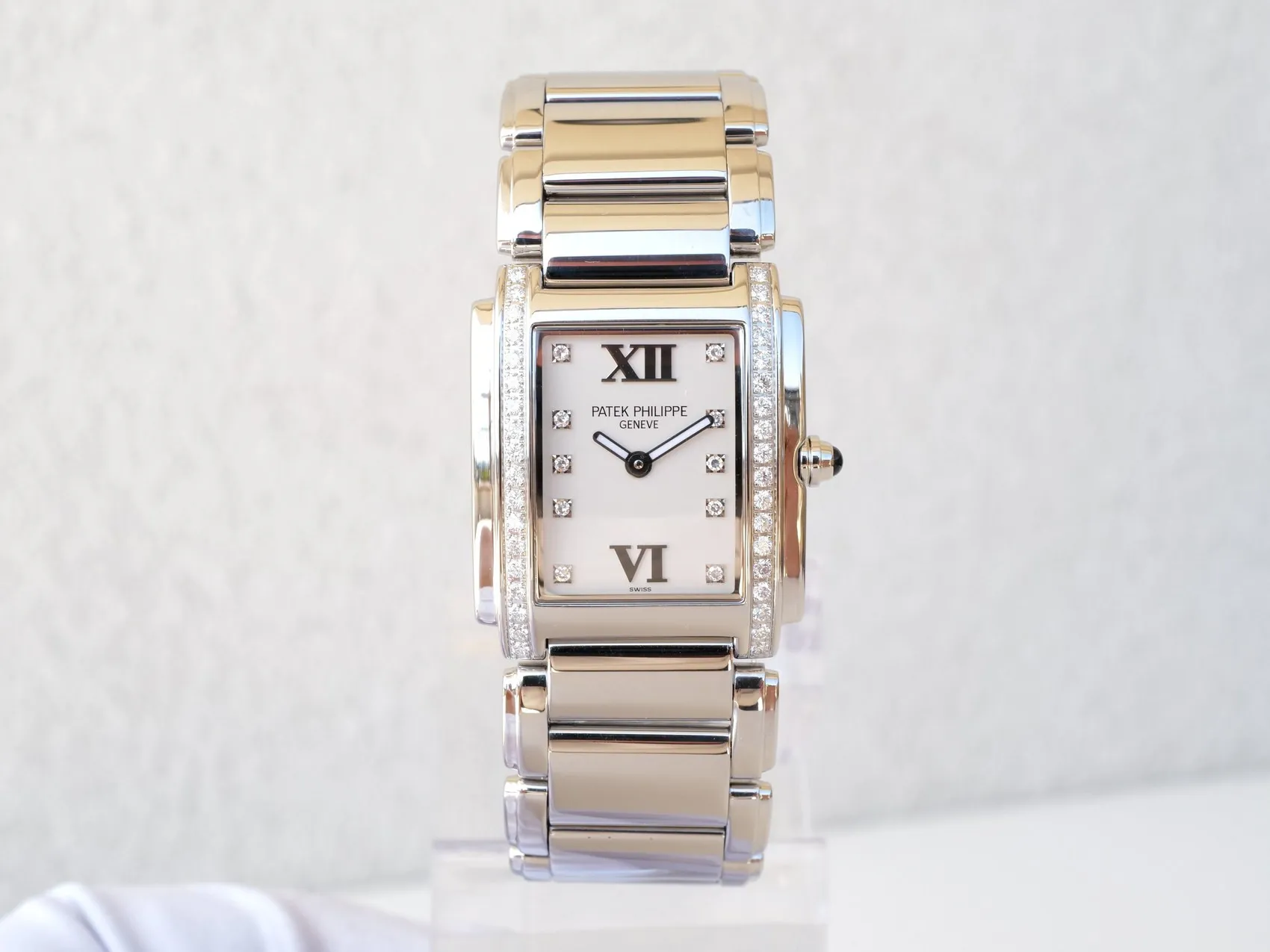 Patek Philippe Twenty~4 4910/10A-011 25mm Stainless steel White