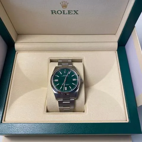 Rolex Oyster Perpetual 41 124300 41mm Stainless steel Green 1