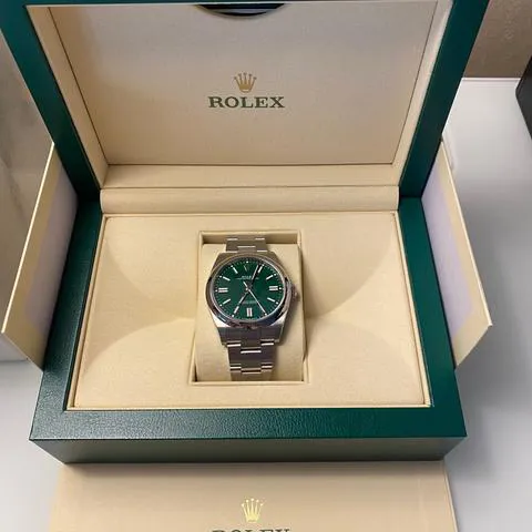 Rolex Oyster Perpetual 41 124300 41mm Stainless steel Green 6