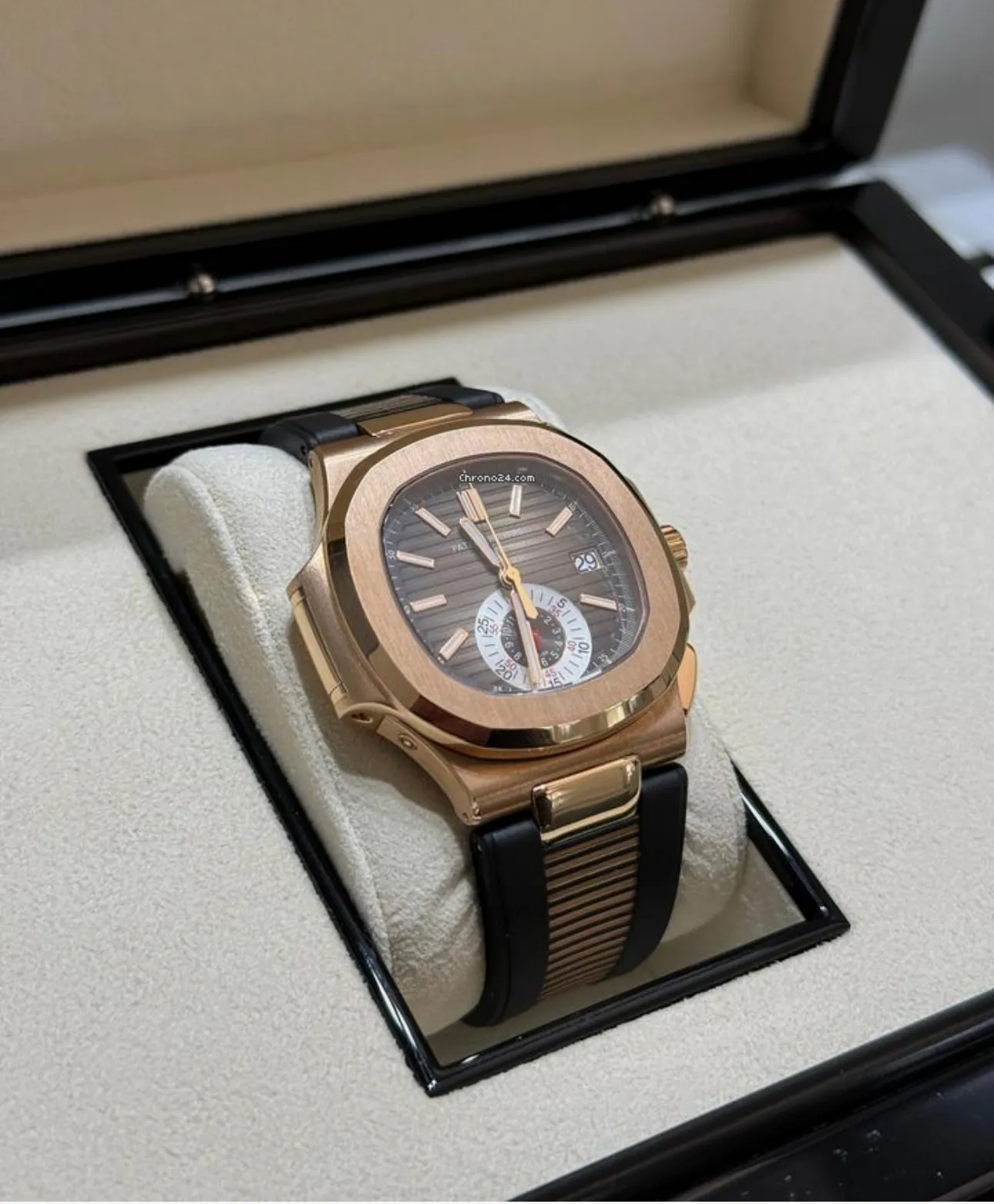 Patek Philippe Nautilus 5980R-001 Brown 3