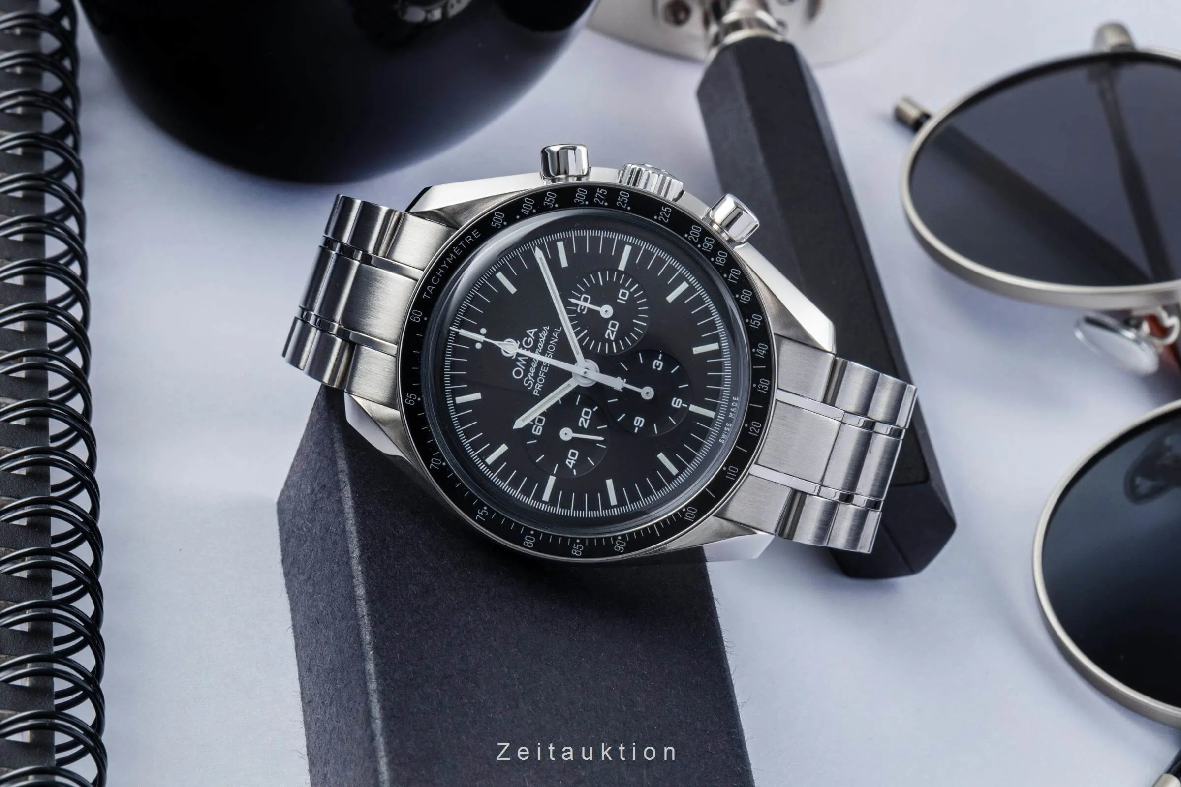 Omega Speedmaster Moonwatch 311.30.42.30.01.005 42mm Stainless steel Black 1