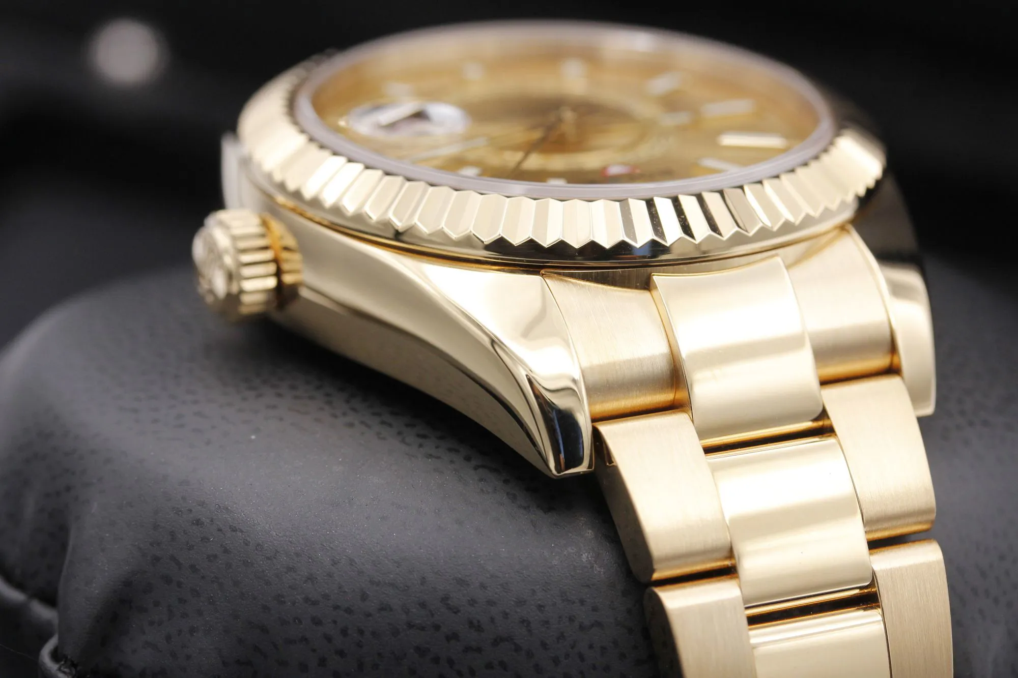 Rolex Sky-Dweller 326938 42mm Yellow gold Champagne 3