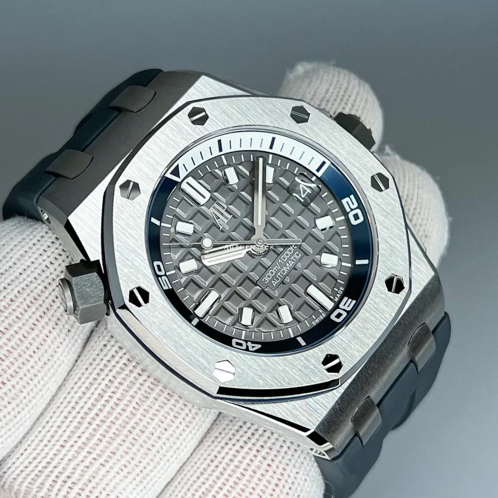 Audemars Piguet Royal Oak Offshore Diver 15720ST.OO.A009CA.01 42mm Gray 2