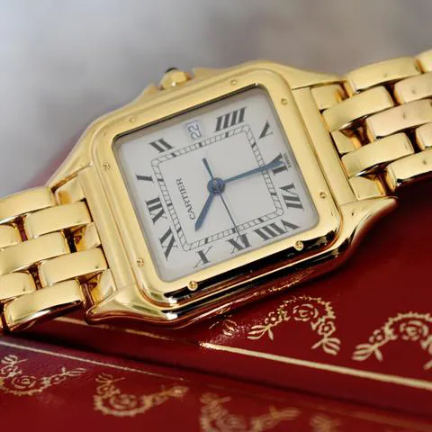 Cartier Panthère 883968 27mm Yellow gold White