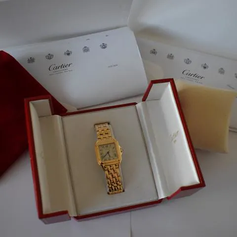 Cartier Panthère 883968 27mm Yellow gold White 13