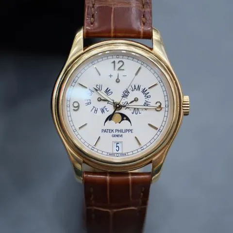 Patek Philippe Annual Calendar 5146J-001 39mm Yellow gold Beige 2