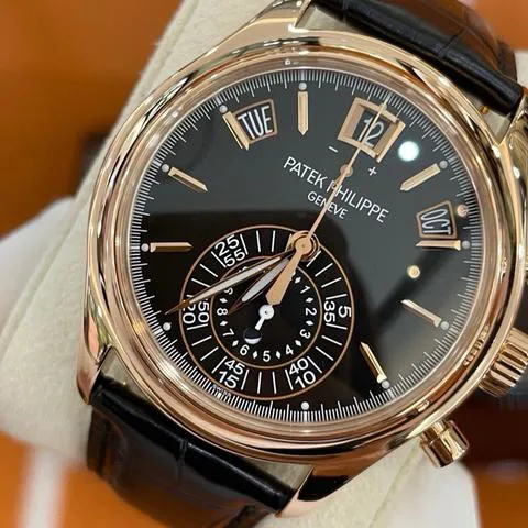 Patek Philippe Annual Calendar Chronograph 5960R-010 40.5mm Rose gold Black