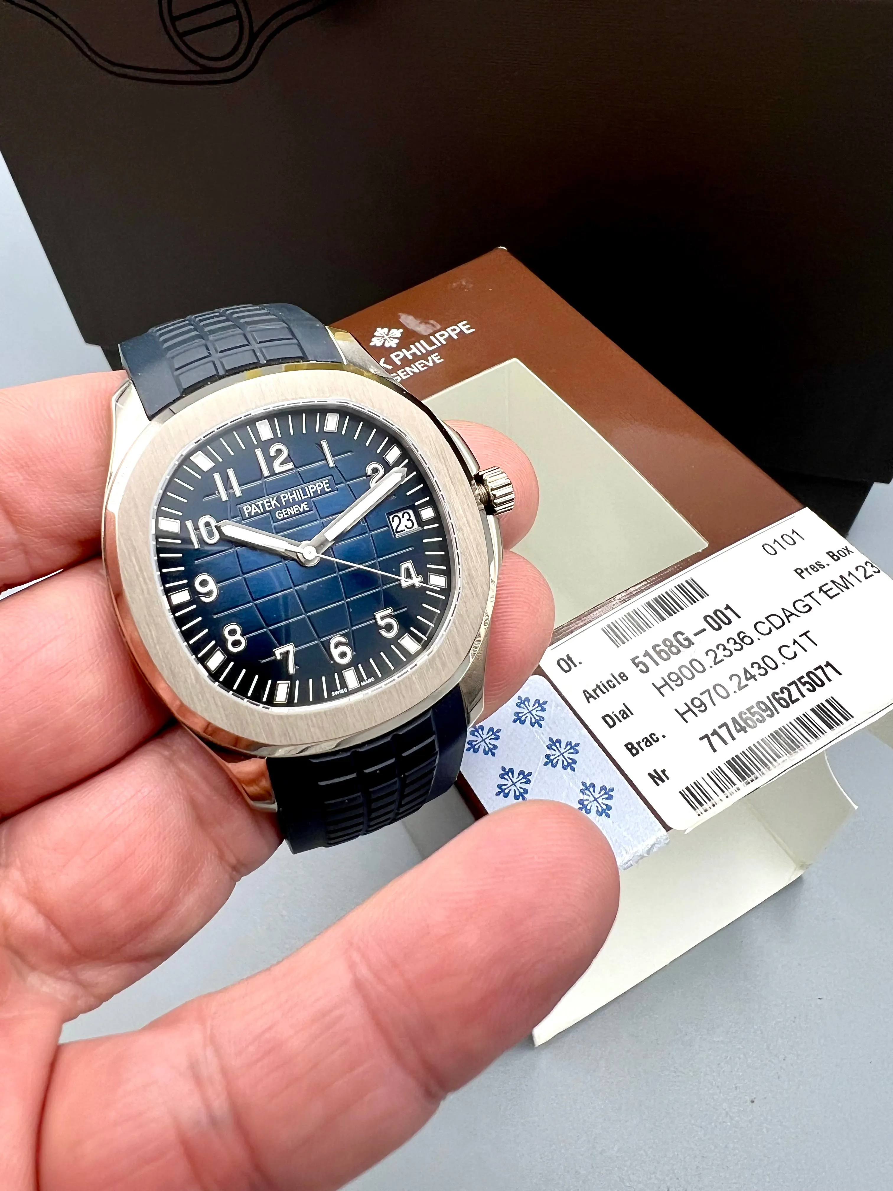 Patek Philippe Aquanaut 5168G 42mm White gold Blue 1