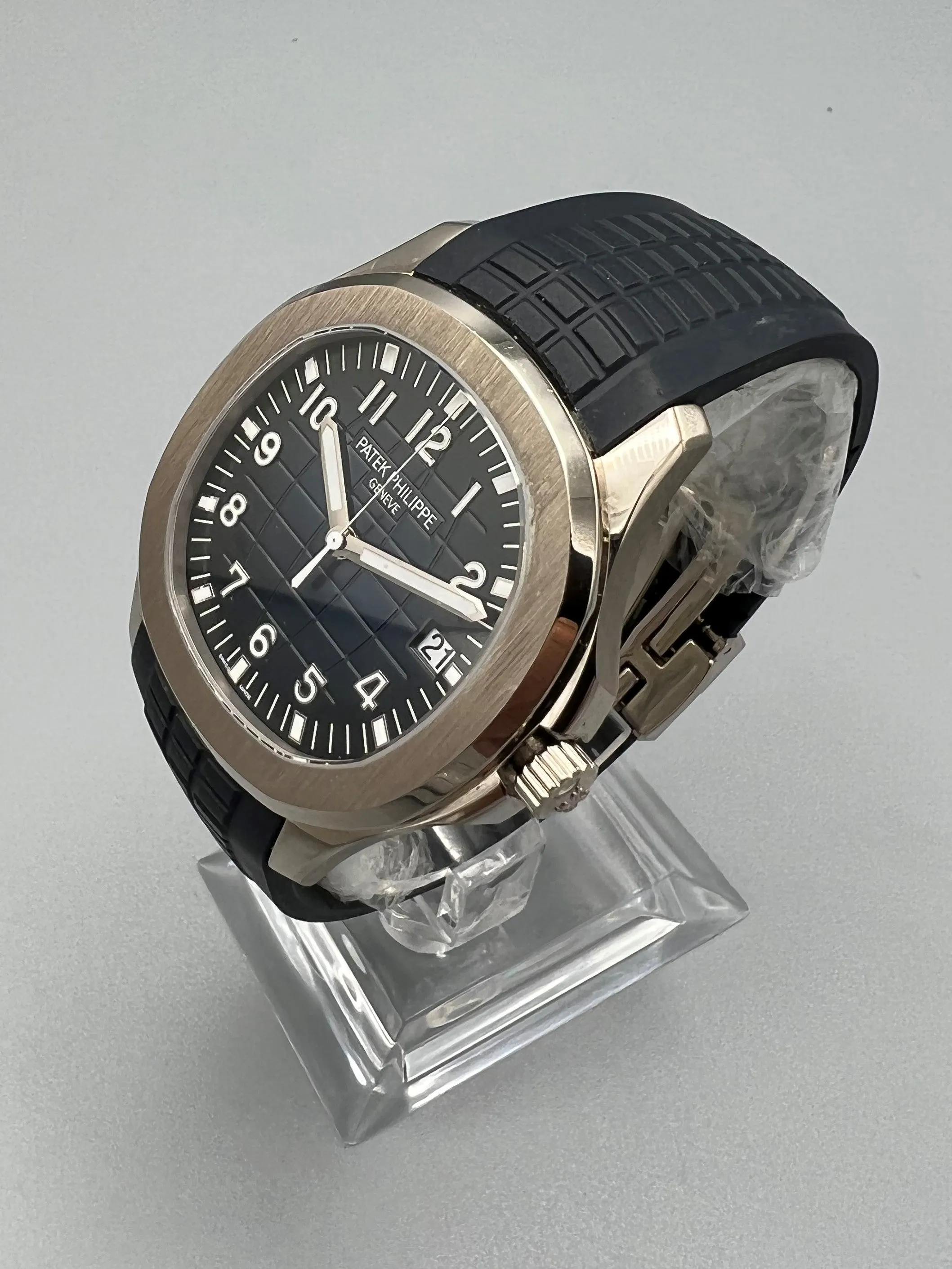 Patek Philippe Aquanaut 5168G 42mm White gold Blue 3