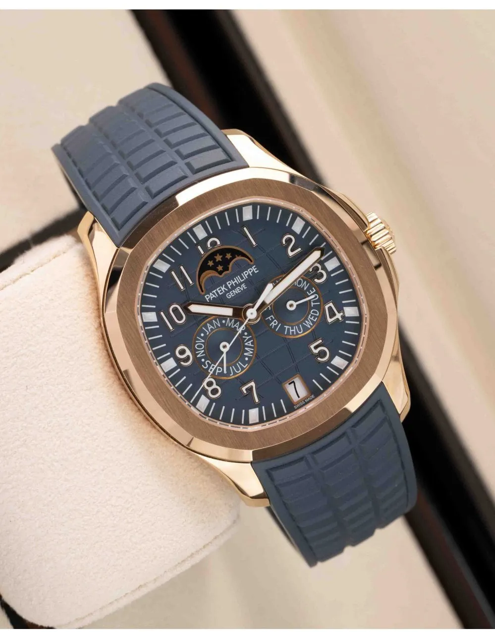 Patek Philippe Aquanaut 5261R-001 40mm Rose gold Blue 11