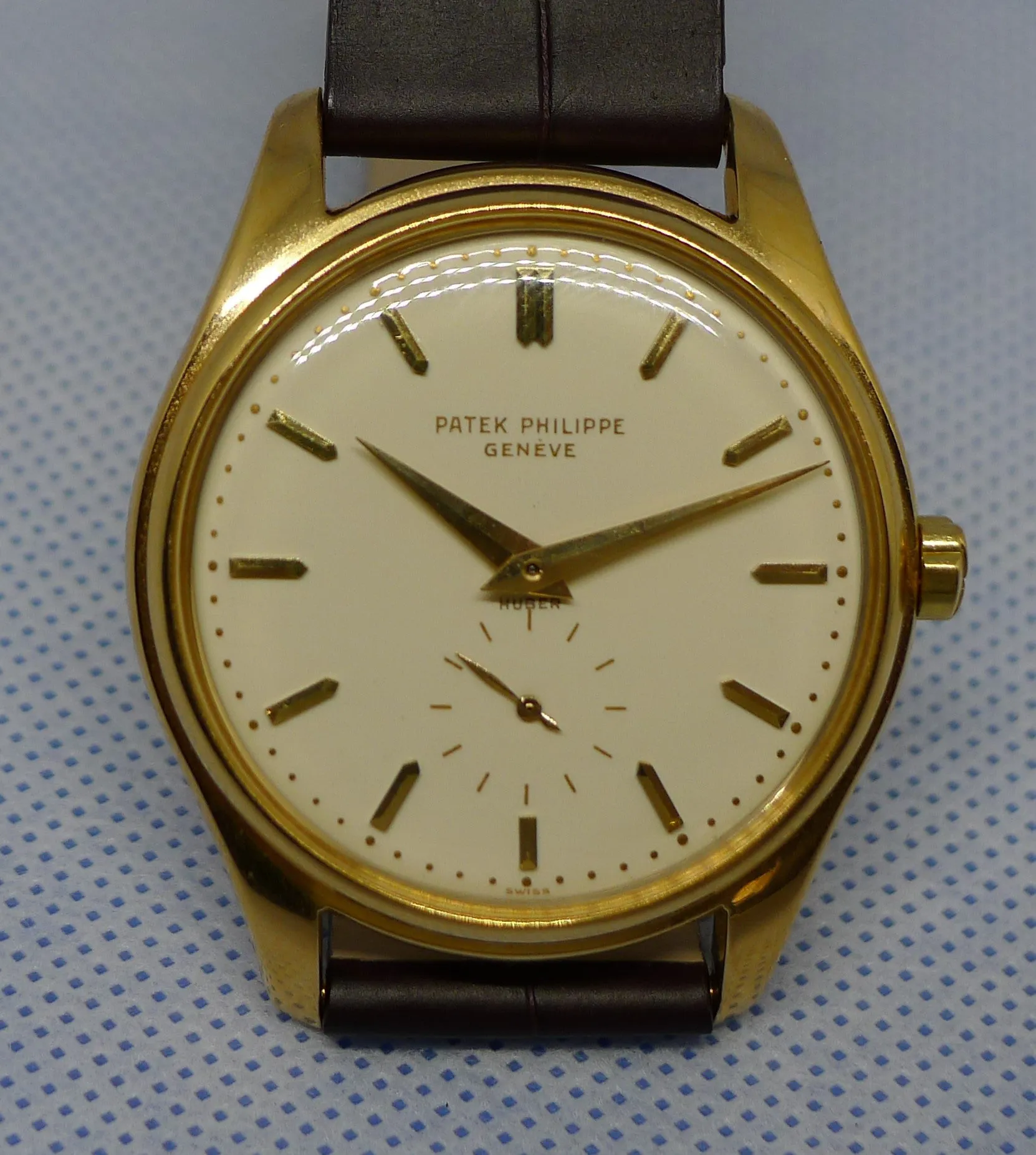 Patek Philippe Calatrava 2526 36mm Yellow gold Cream