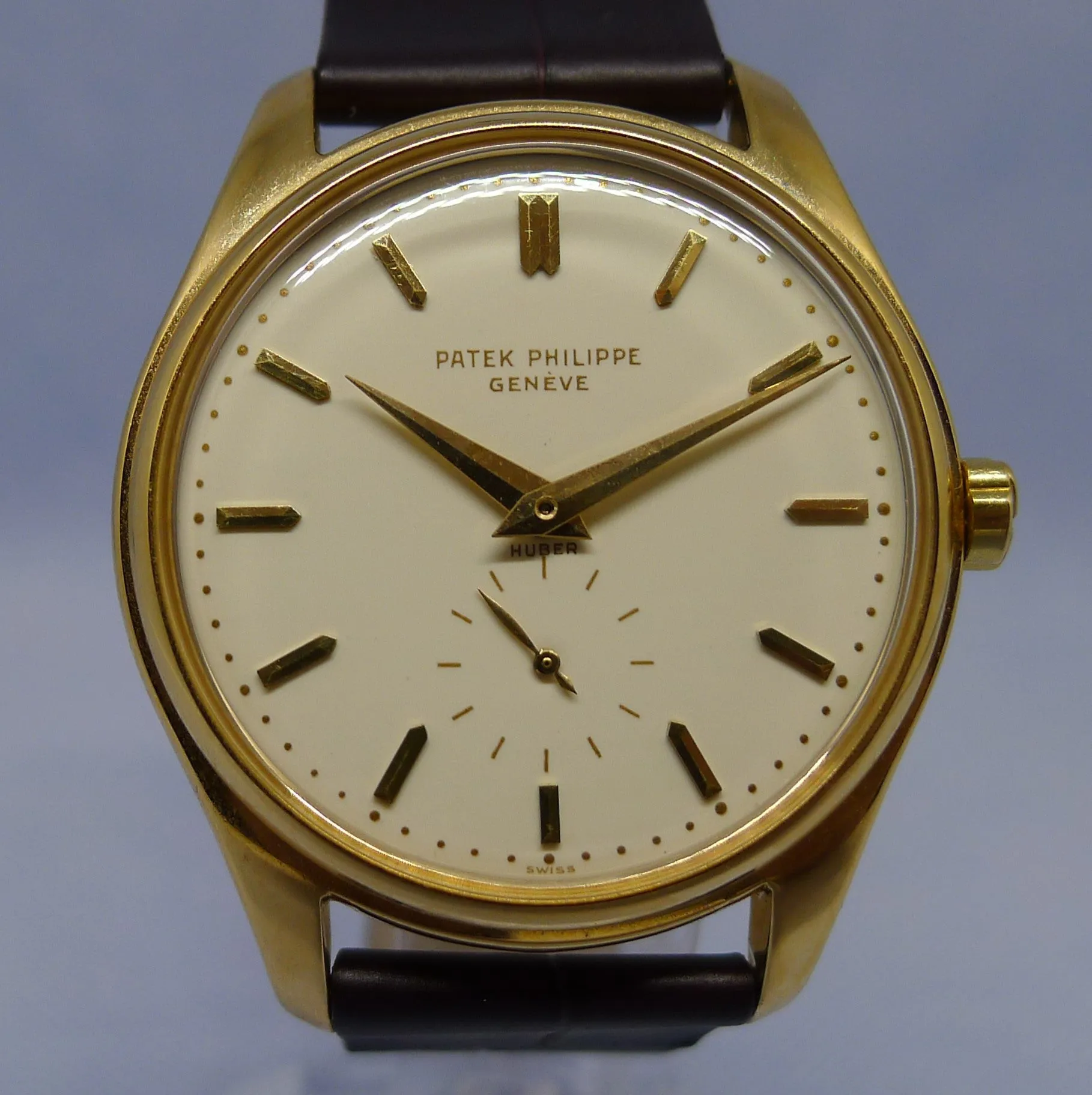 Patek Philippe Calatrava 2526 36mm Yellow gold Cream 3