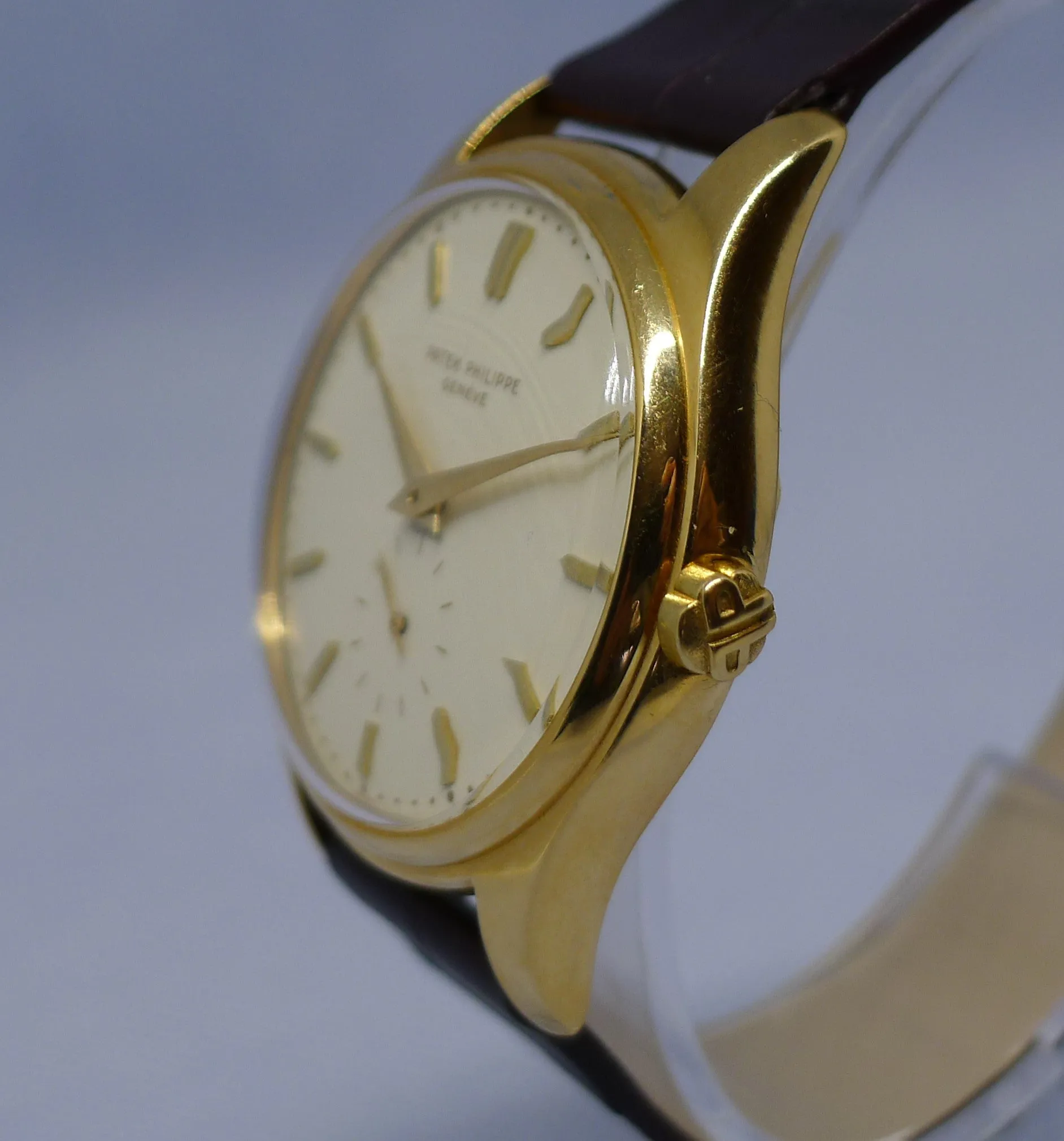 Patek Philippe Calatrava 2526 36mm Yellow gold Cream 10