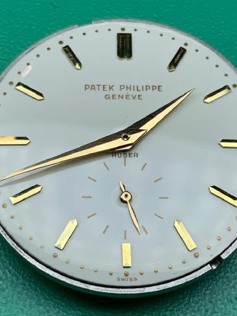 Patek Philippe Calatrava 2526 36mm Yellow gold Cream 12