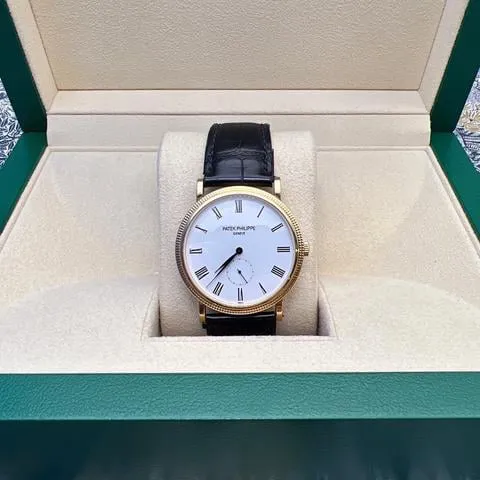 Patek Philippe Calatrava 5119J-001 36mm Yellow gold White