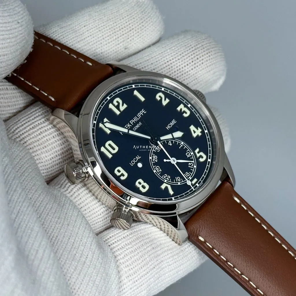 Patek Philippe Calatrava Pilot Travel Time 5524G-001 42mm Blue 2