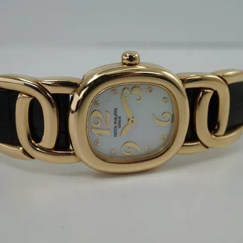 Patek Philippe Golden Ellipse 4830 23mm Yellow gold Mother-of-pearl 7