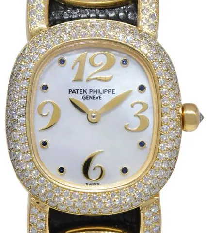 Patek Philippe Golden Ellipse 4832 23mm Yellow gold Mother-of-pearl