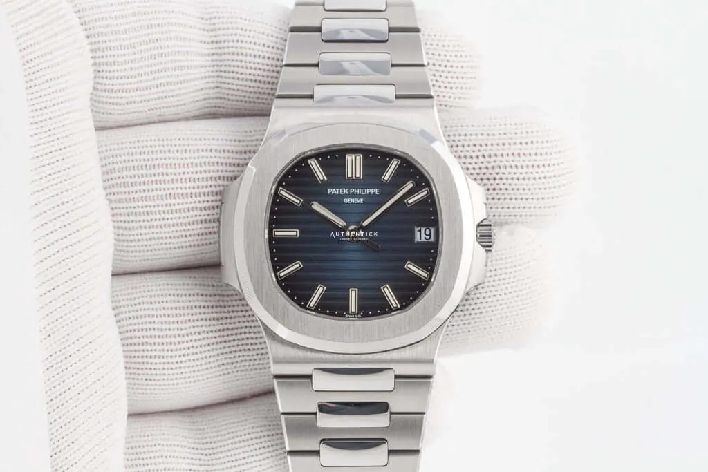 Patek Philippe Nautilus 5711/1A-010 40mm Stainless steel Blue 1