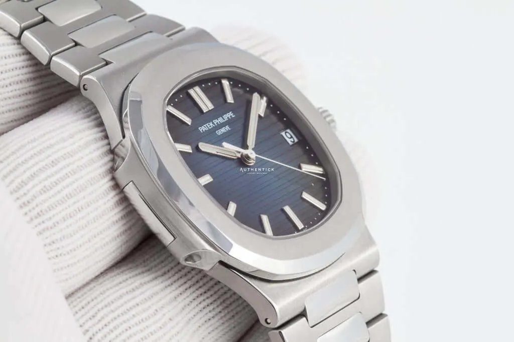 Patek Philippe Nautilus 5711/1A-010 40mm Stainless steel Blue 3