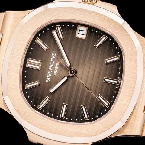 Patek Philippe Nautilus 5711/1R-001 38mm Rose gold Brown 5