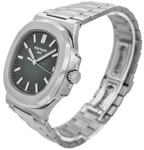 Patek Philippe Nautilus 5711 40mm Stainless steel Blue 2