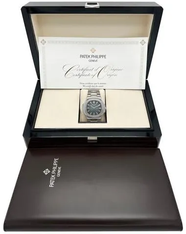 Patek Philippe Nautilus 5711 40mm Stainless steel Blue 8