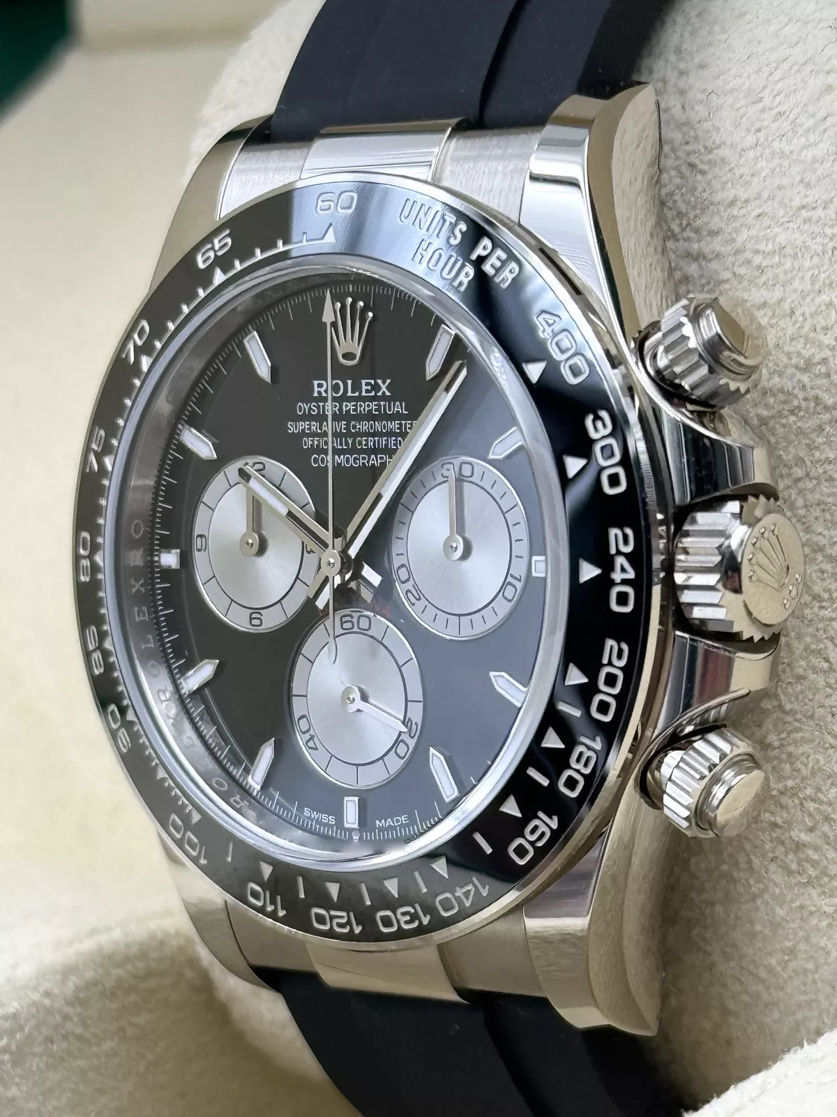 Rolex Daytona 126519LN 40mm White gold Black 4