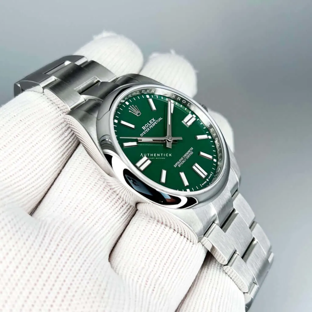 Rolex Oyster Perpetual 41 124300 41mm Green 2