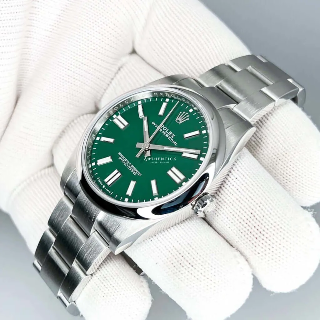 Rolex Oyster Perpetual 41 124300 41mm Green 3