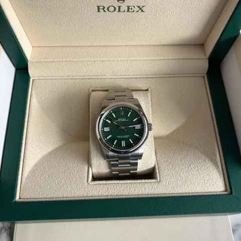 Rolex Oyster Perpetual 41 124300 41mm Stainless steel Green 11