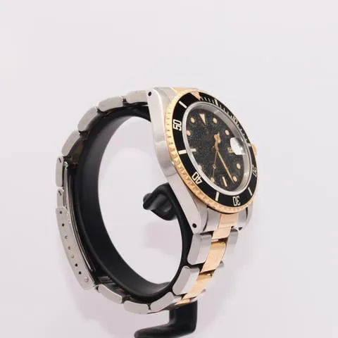 Rolex Submariner 16803 40mm Yellow gold and Stainless steel Black 3